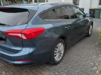 Gebraucht Ford Focus Titanium 120 PS (88 kW) 2018 Blau Kombi