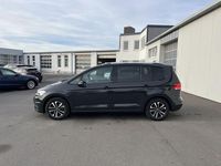 Gebraucht VW Touran Active 122 PS (89 kW) 2021 Uranograu Van / Kleinbus