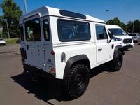 Gebraucht Land Rover Defender 122 PS (89 kW) 2013 Weiß Kombi