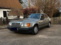 Gebraucht Mercedes E200 118 PS (86 kW) 1989 Silber Limousine