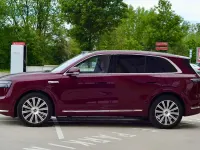 Neu AITO M7 449 PS (330 kW) 2026 Rot SUV