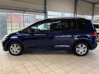 Gebraucht VW Touran Comfortline 150 PS (110 kW) 2016 Blau Van / Kleinbus