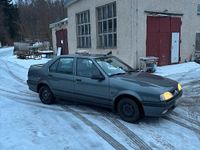 Second-hand Renault R9 75 CP (55 kW) 1993 Gri Berlinǎ