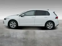 Gebraucht VW Golf VIII Life 116 PS (85 kW) 2025 Pure white Limousine