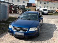 Gebraucht VW Passat 115 PS (84 kW) 2001 Blau Kombi