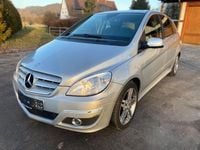 Gebraucht Mercedes B180 109 PS (80 kW) 2012 Silber Van / Kleinbus