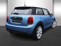 Gebraucht Mini Cooper 136 PS (100 kW) 2019 Electric blue metallic Kleinwagen