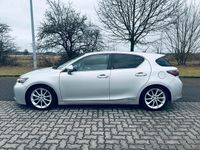 Gebraucht Lexus CT200h 136 PS (100 kW) 2011 Silber Kleinwagen