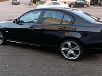 Gebraucht BMW 320 170 PS (125 kW) 2009 Schwarz Limousine