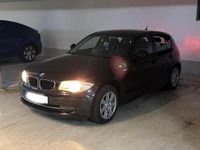 Gebraucht BMW 116 122 PS (89 kW) 2009 Schwarz Kleinwagen