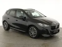 Gebraucht BMW 223 Active Tourer M Sport 218 PS (160 kW) 2025 Black sapphire metallic Van / Kleinbus