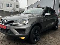 Gebraucht VW Touareg 204 PS (150 kW) 2016 Canyon grey metallic SUV