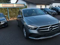 Gebraucht Mercedes B180 136 PS (100 kW) 2019 Grau Kleinwagen