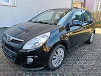 Gebraucht Hyundai i20 Edition 101 PS (74 kW) 2009 Schwarz Kleinwagen
