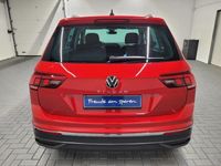 Gebraucht VW Tiguan Active 150 PS (110 kW) 2022 Rot (kings red metallic) SUV