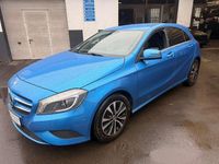 Gebraucht Mercedes A180 109 PS (80 kW) 2012 Suedseeblau  metalliclack Kleinwagen