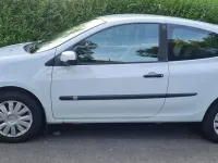 Gebraucht Renault Clio II Authentique 75 PS (55 kW) 2011 Weiß Limousine