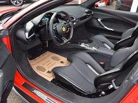 Gebraucht Ferrari 296 829 PS (609 kW) 2024 Rot Cabrio