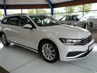 Gebraucht VW Passat Basis 150 PS (110 kW) 2022 Weiß Kombi