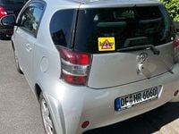 Gebraucht Toyota iQ 68 PS (50 kW) 2009 Silber Kleinwagen