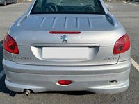 Gebraucht Peugeot 206 109 PS (80 kW) 2004 Silber Cabrio