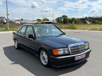 Gebraucht Mercedes 190 132 PS (97 kW) 1986 Blau Limousine
