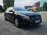 Gebraucht Mercedes A180 122 PS (89 kW) 2015 Schwarz Limousine