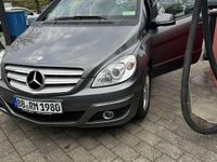 Gebraucht Mercedes B180 109 PS (80 kW) 2011 Grau Van / Kleinbus