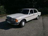 gebraucht Mercedes 200 W123,