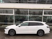 Gebraucht VW Passat Elegance 150 PS (110 kW) 2024 Weiß Kombi