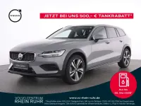 Gebraucht Volvo V60 CC Plus 197 PS (144 kW) 2024 Grau vapour grey / metallic Kombi