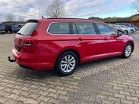 Gebraucht VW Passat Business 122 PS (89 kW) 2023 Rot Kombi