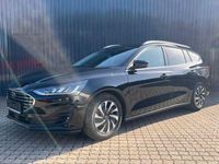 Gebraucht Ford Focus Titanium 125 PS (91 kW) 2024 Schwarz Kombi