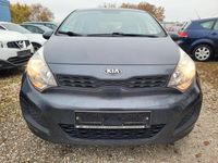 Second-hand Kia Rio 86 CP (63 kW) 2014 Gri Berlinǎ