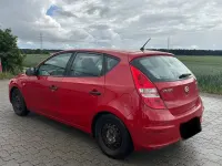 Gebraucht Hyundai i30 109 PS (80 kW) 2009 Rot Limousine