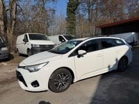 Gebraucht Toyota Avensis Comfort 147 PS (108 kW) 2017 Weiß Kombi
