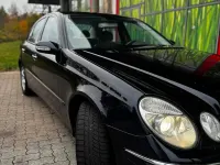 Gebraucht Mercedes E220 150 PS (110 kW) 2003 Blau Limousine