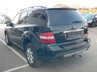 Gebraucht Mercedes ML320 224 PS (164 kW) 2007 Schwarz SUV