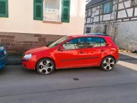 Gebraucht VW Golf V 102 PS (75 kW) 2005 Rot Kleinwagen