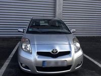Gebraucht Toyota Yaris 69 PS (50 kW) 2011 Silber Kleinwagen