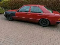 Gebraucht Mercedes 190 100 PS (73 kW) 1991 Rot Limousine