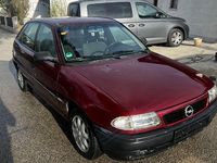 Second-hand Opel Astra 60 CP (44 kW) 1995 Roșu Berlinǎ