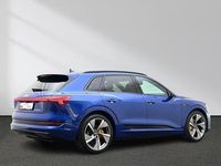 Gebraucht Audi e-tron Advanced 300 kW (408 PS) 2022 Individuallackierungen audi exclusive SUV