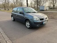 Używany Renault Clio II 75 KM (55 kW) 2005 Niebieski Hatchback