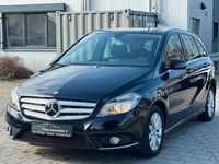 Gebraucht Mercedes B180 122 PS (89 kW) 2012 Schwarz Van / Kleinbus