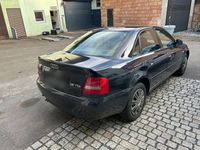 Usado Audi A4 116 CV (85 kW) 2000 Negro Berlina