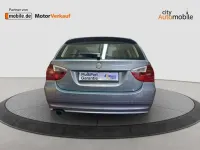 Gebraucht BMW 320 163 PS (119 kW) 2006 Arktis (metallic) Kombi
