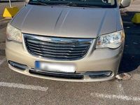 Gebraucht Chrysler Town & Country 287 PS (211 kW) 2016 Braun Van / Kleinbus
