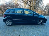 Gebraucht Mercedes E200 193 PS (141 kW) 2009 Schwarz Limousine