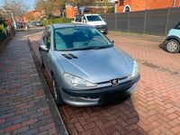 Gebraucht Peugeot 206 75 PS (55 kW) 1998 Silber Kleinwagen